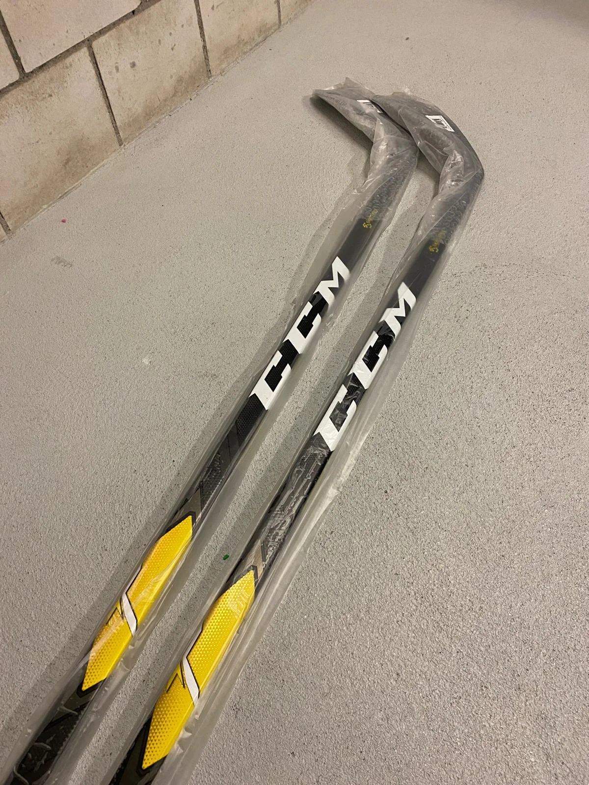 2x CCM Super Taks AS1, rechts, 85 Flex